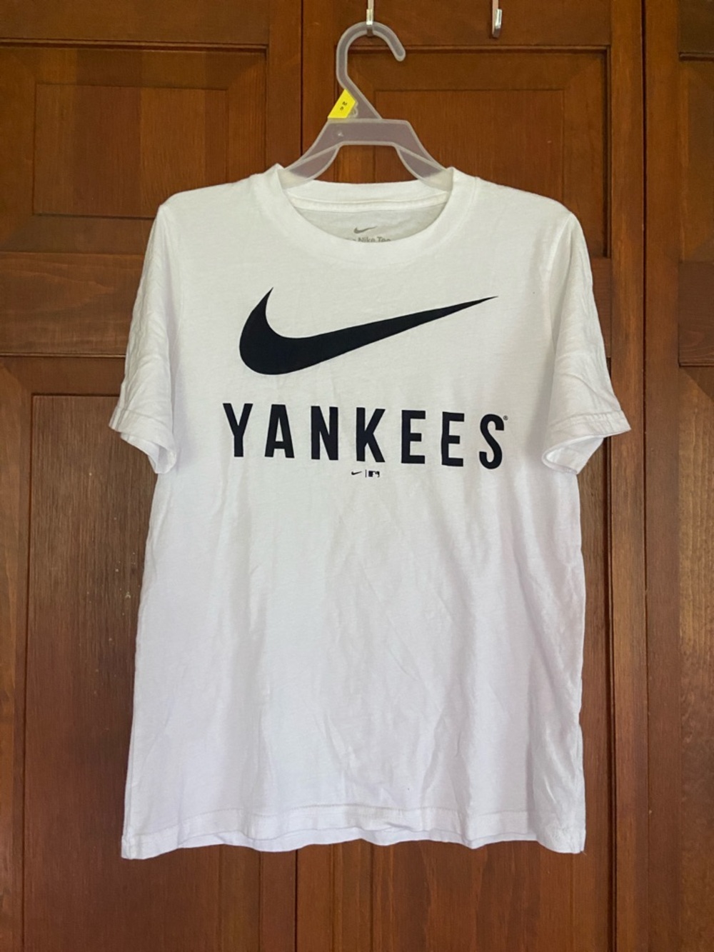 Nike White Yankees Crewneck Tee with Black Swoosh Youth Medium